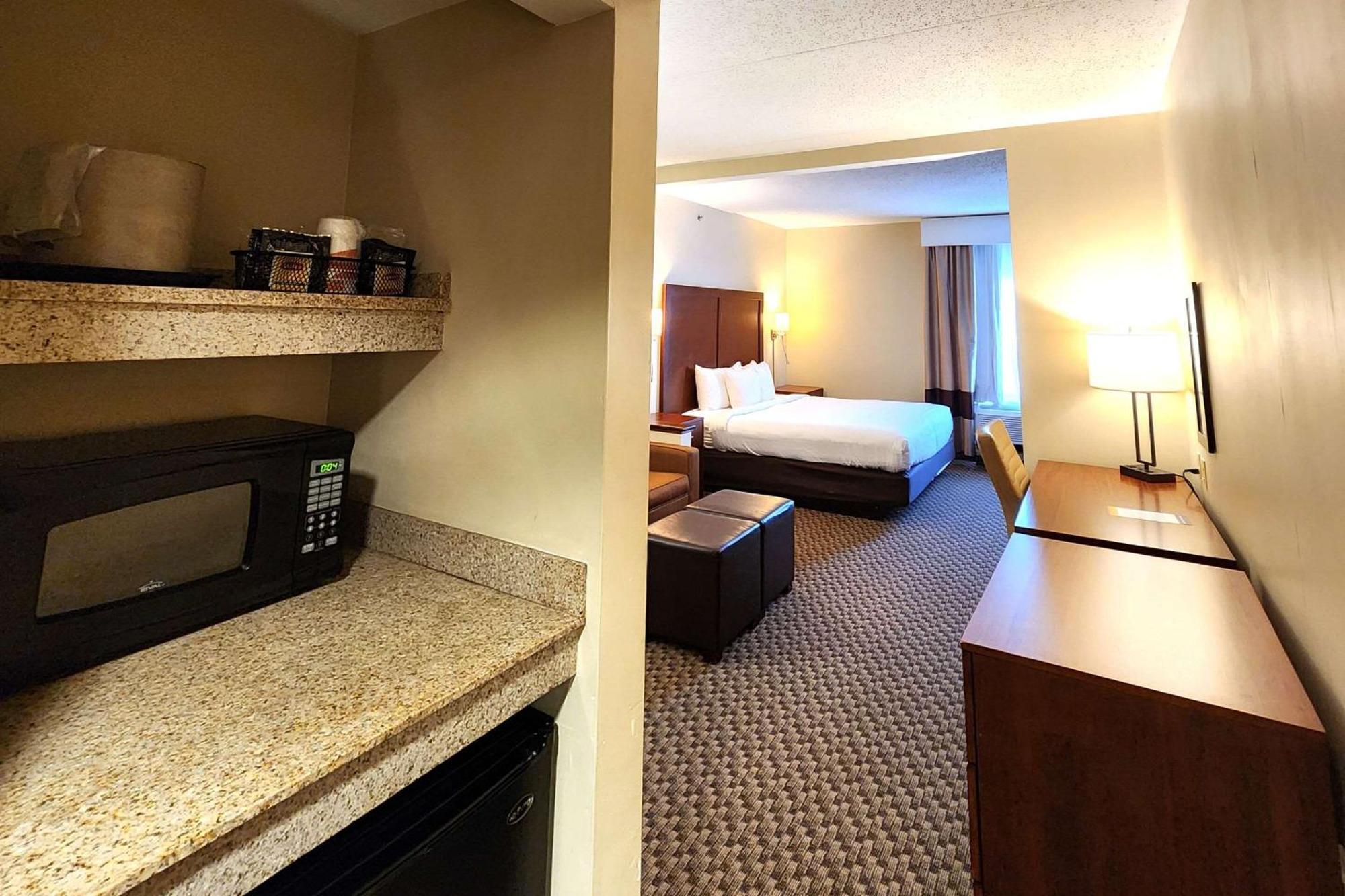 Comfort Inn & Suites Mount Pocono Exterior foto