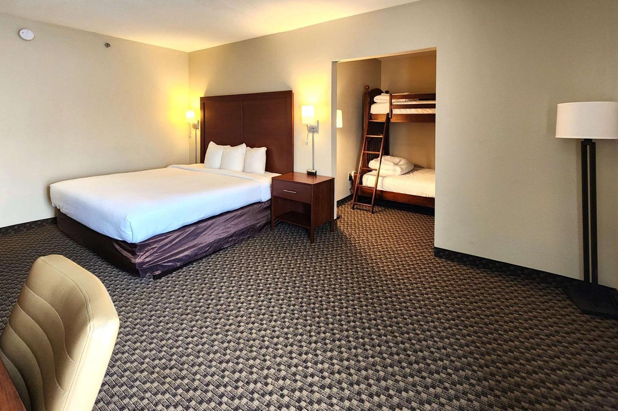 Comfort Inn & Suites Mount Pocono Exterior foto